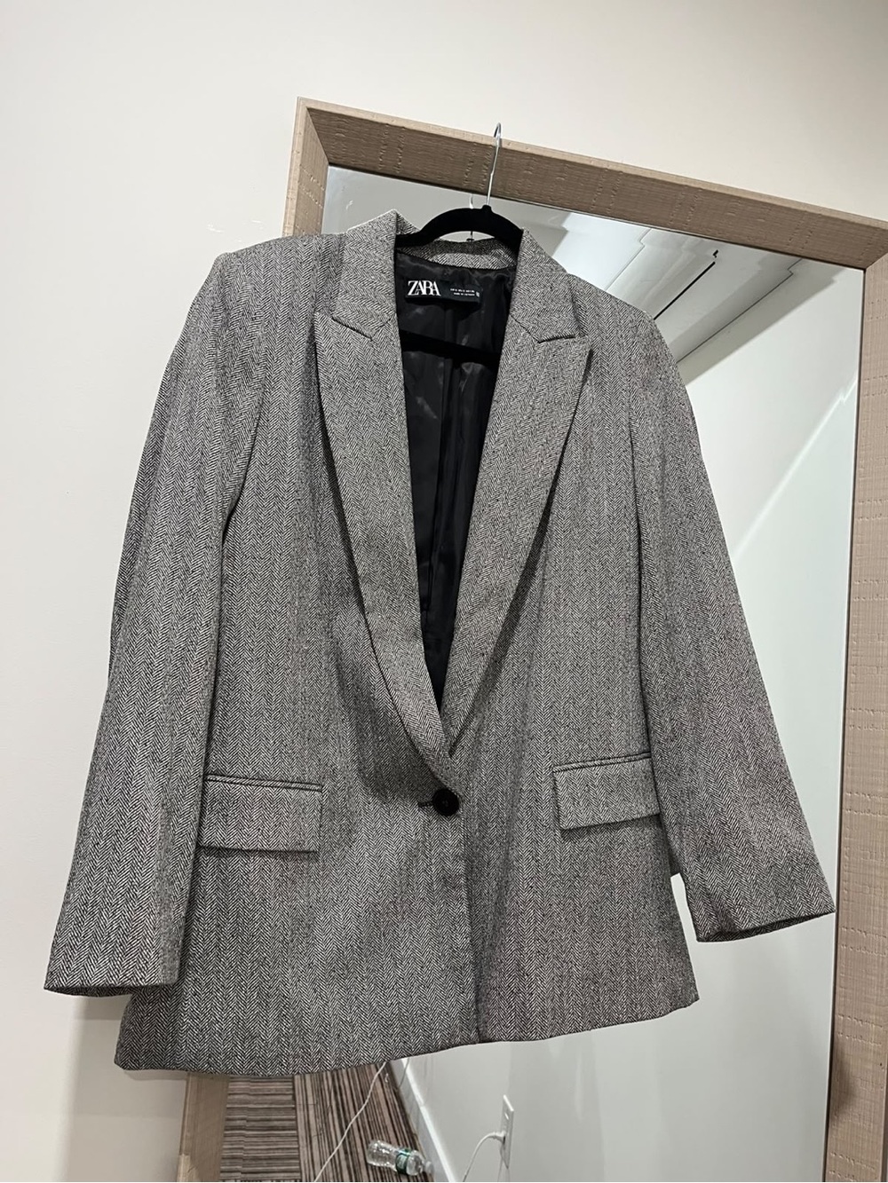ZARA women’s Gray Herringbone Single-Button Blazer size S